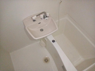 コンパクトで使いやすいお風呂です