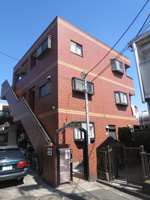 清潔なエントランスです