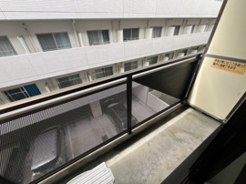 お洗濯にも便利なバルコニー付き