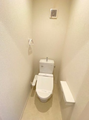 コンパクトで使いやすいトイレです