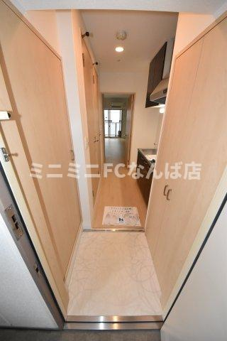 アーバンフラッツ心斎橋の玄関