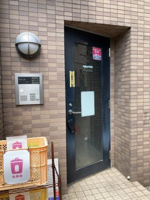 落ち着いたエントランスです