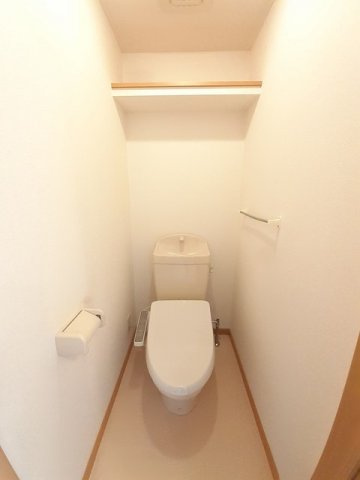 アビタシオン勝瑞Ｇのトイレ|落ち着いた色調のトイレです