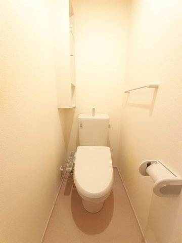 コンフォール矢三　Ｃのトイレ|落ち着いたトイレです