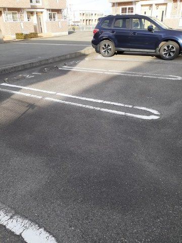 プレアヴェニューＥの駐車場|駐車場完備です