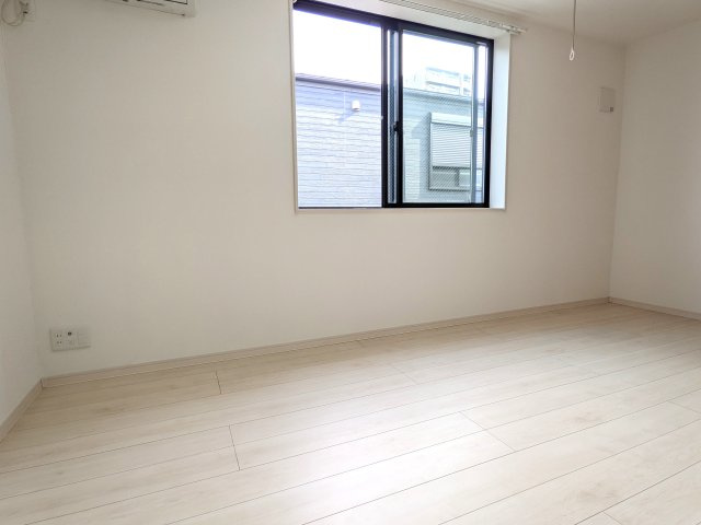 ゆったり過ごせる居間です