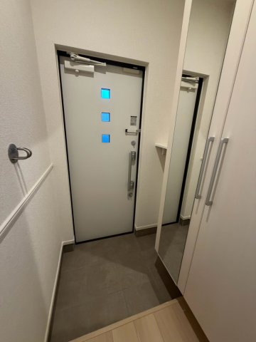 エスシー　トリアの玄関