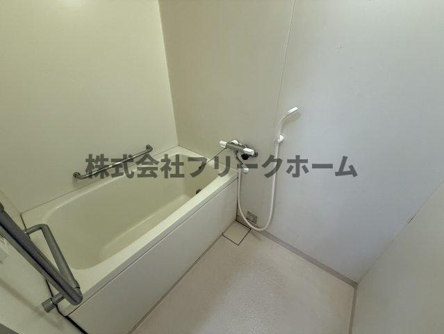 アースフォーガルの浴室