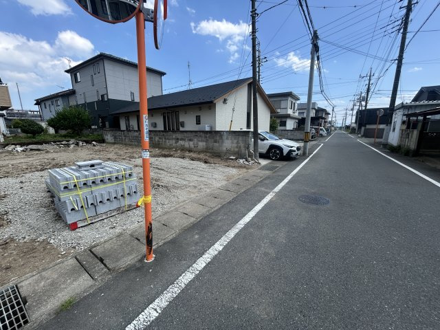 新築　高崎市新保町　Heartful　Town　A号棟の前面道路含む現地写真|現地写真　西側接道幅員約6.1ｍ
