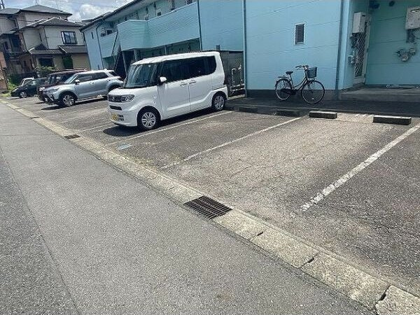 エブリワン東棟　　刈谷市近郊の賃貸ならクラスホーム刈谷店の駐車場
