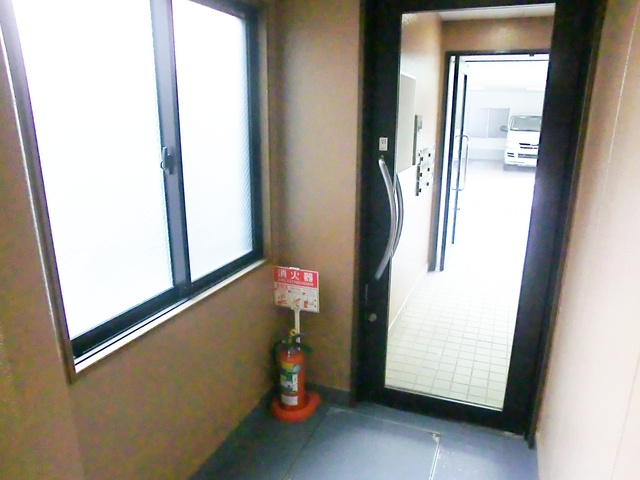 ヴィブレ飛鳥のロビー|オートロック完備なので安心ですね☆