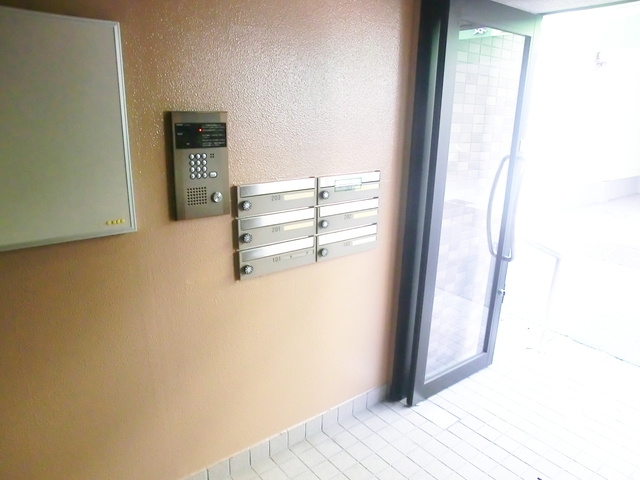 ヴィブレ飛鳥のセキュリティ|入口のオートロックです☆