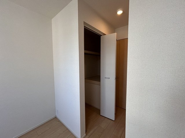 ジュネス原Ⅱ　Ｃの収納|たっぷりとした収納スペースです