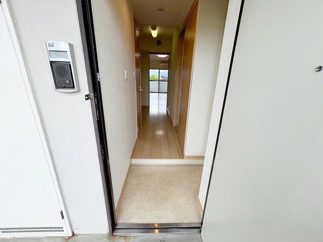 ルイシャトレ鏡の玄関|きれいな玄関です