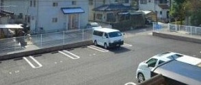 ヨーロピアンシャレ―SAKAEの駐車場