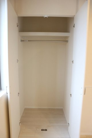 メゾンせせらぎの収納|洋室内クローゼット