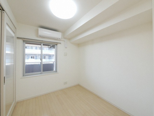 クロスレジデンス大阪新町の洋室
