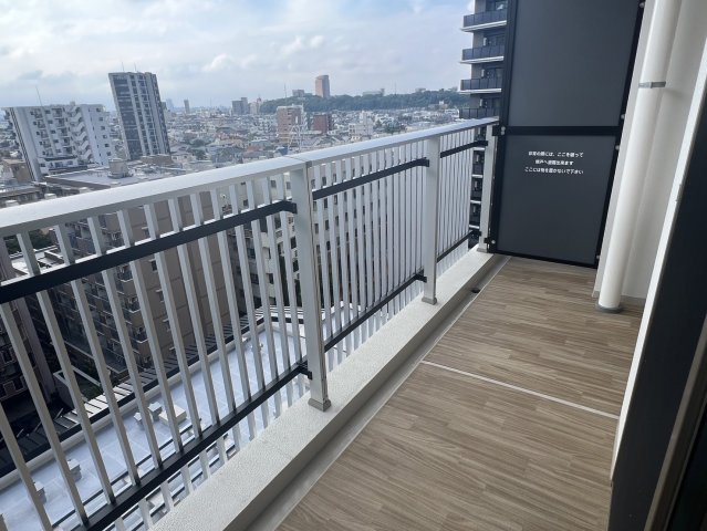 パークアクシス市川のバルコニー