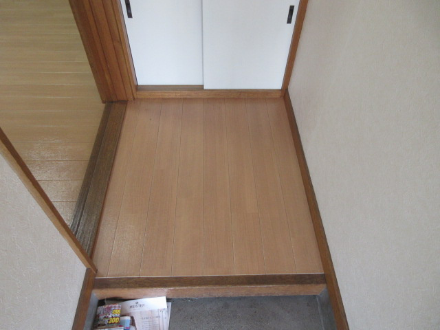 藤ハイツの玄関