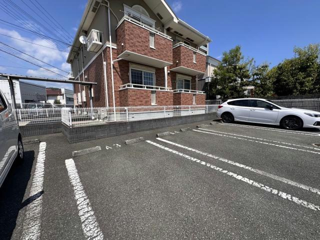 プリートの駐車場
