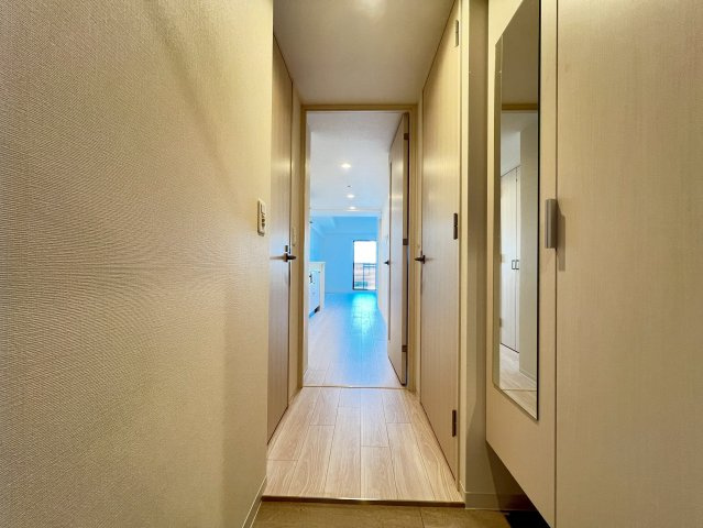 コンフォリア・リヴ東梅田の玄関