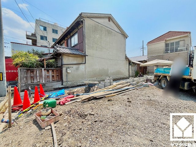 尼崎市西難波町２期の外観|最寄りの阪神本線「出屋敷」駅までは傾斜が少ないほぼ平担な道のりで、自転車やベビーカーでの移動もスムーズになります。