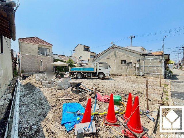 尼崎市西難波町２期の外観|阪神バス「西難波中」停まで徒歩2分（約160m）の立地。日中の移動や週末のお出かけなど、ライフシーンに応じたスムーズな移動を叶える、ゆとりある住環境です。