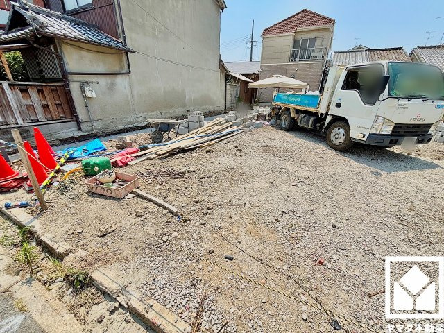 尼崎市西難波町２期の外観|「ココカラファイン尼崎西難波店」まで徒歩5分、「セブンイレブン尼崎西難波6丁目店」まで徒歩7分、「サンディ尼崎南七松店」まで徒歩8分など、他にもお買い物施設が徒歩圏内に複数あり便利な住環境です。