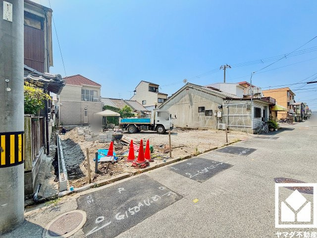 尼崎市西難波町２期の前面道路含む現地写真|全居室窓に面しています。明るい陽光がたっぷり差し込む心地よい生活空間です。