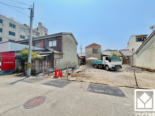 尼崎市西難波町２期の外観|収納力豊富なウォークインクローゼット付き。お洋服はもちろん、スーツケースなどの大物もしっかり収納できます。