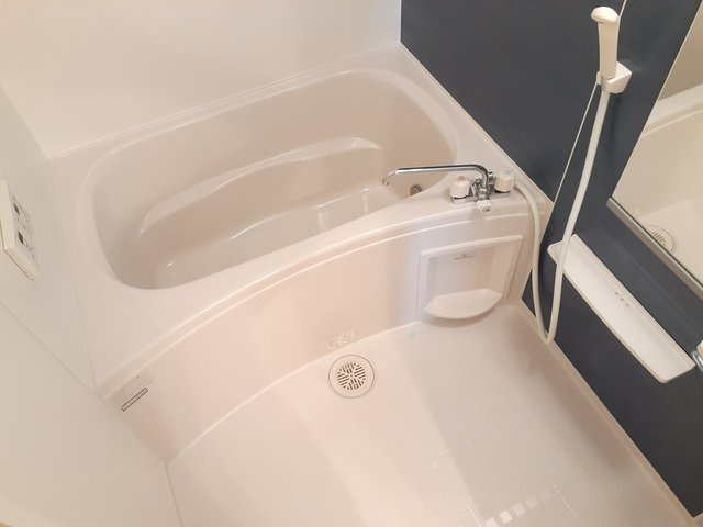 ローレルＮＳⅥの浴室