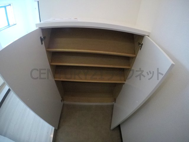 【玄関】 | レバンガ十三アパートメント