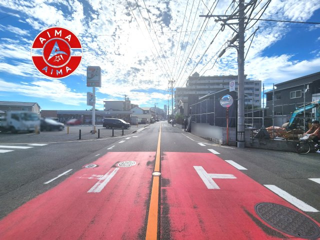 糟屋郡新宮町下府5丁目第1-1棟（1号棟）の外観|前面道路含む現地の写真です。