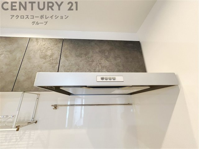 パワフルな吸引力で調理中の臭気等をしっかり処理してくれ、室内を快適に保ってくれます。