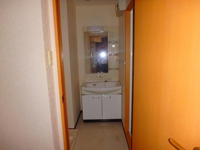 町田市小山町の賃貸マンションの洗面所