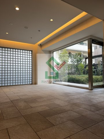 プレミアムフラットひばりヶ丘駅前のロビー