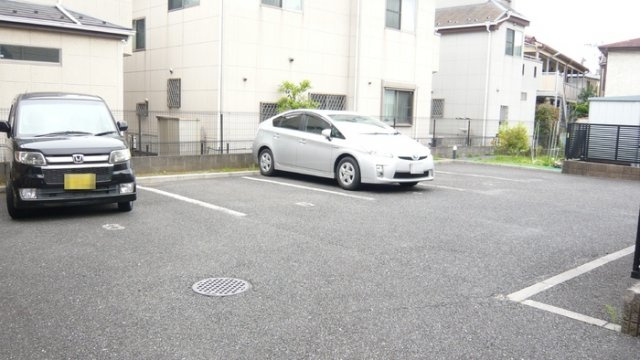 ベルデュールⅡの駐車場