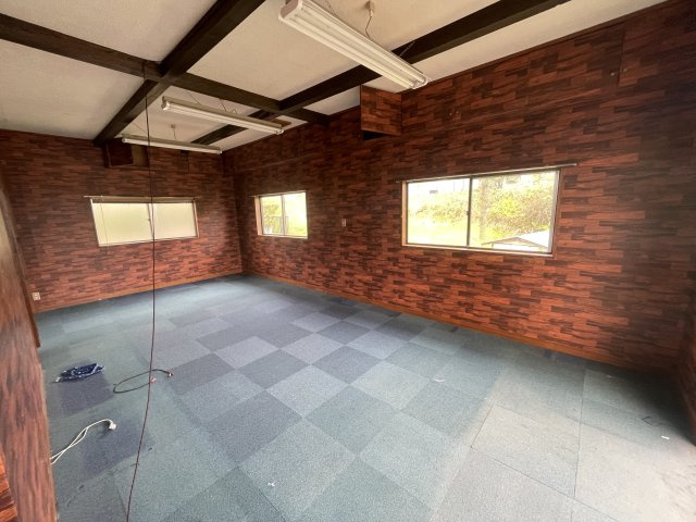 三春町上舞木　中古戸建の洋室