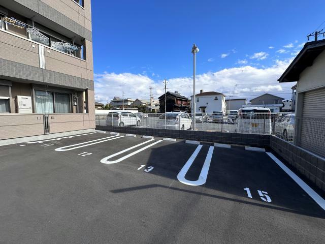 プライムヴィラの駐車場