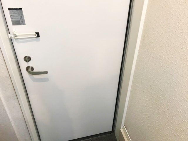 リバーサイド沼部の玄関