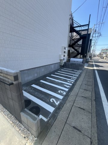MOK-TERRACE GYOTOKUの駐車場
