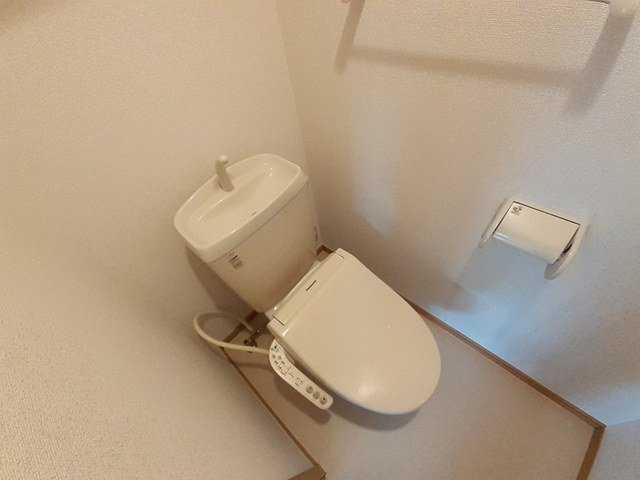 【トイレ】 | リバーサイド・ガーデン打田Ａ | ゆったりとした空間のトイレです
