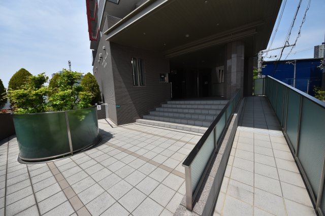エステムプラザ難波ＷＥＳＴリバークロス