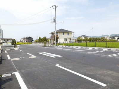 【駐車場】 | ソレイユ尾崎Ⅱ | カースペースがあります