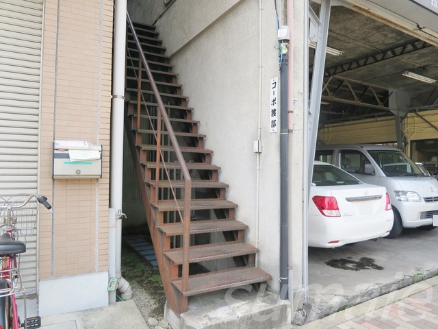 コーポ渡部のエントランス|☆コーポ入口の階段です☆