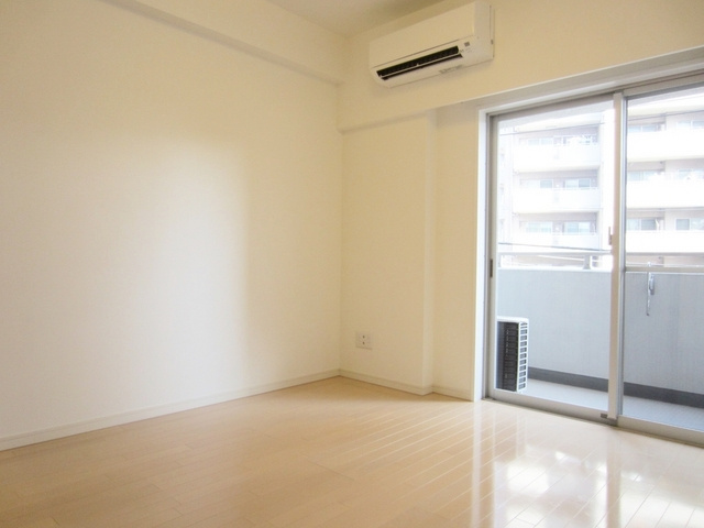 センテニアル王子神谷の居間・リビング|日当たり良好です♪