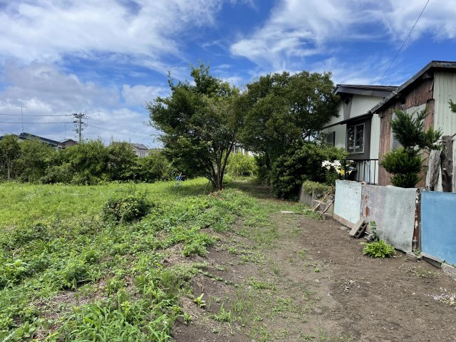 八戸市大字白銀町字雷の前面道路含む現地写真