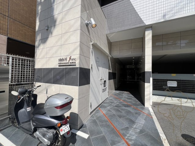 セレニテフラン野田阪神駅前のエントランス