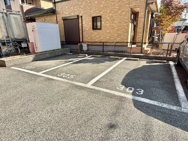 ラフィーヌ上野田の駐車場
