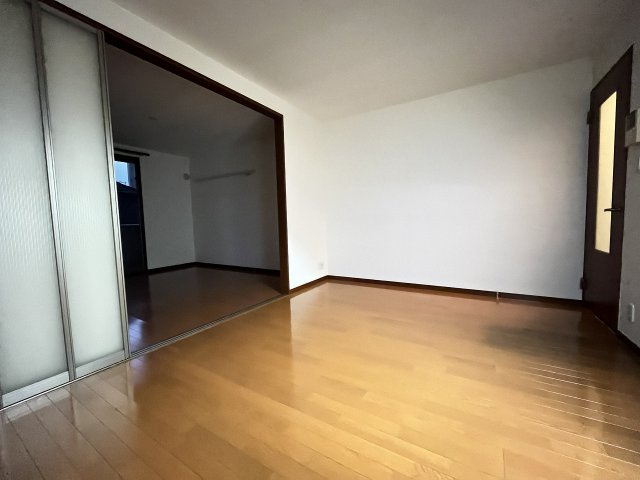 オリエンスタツミの洋室